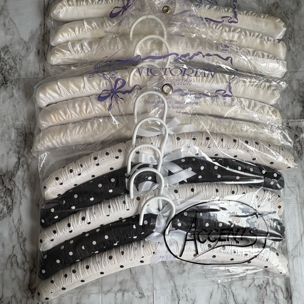 Beachwood Victorian collection &accent satin black white padded hangers lot 11